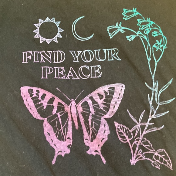Aeropostal women’s small find your peace butterfly black T-shirt - Picture 3 of 8